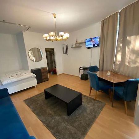 Apartment With Balcony Берлин Экстерьер фото