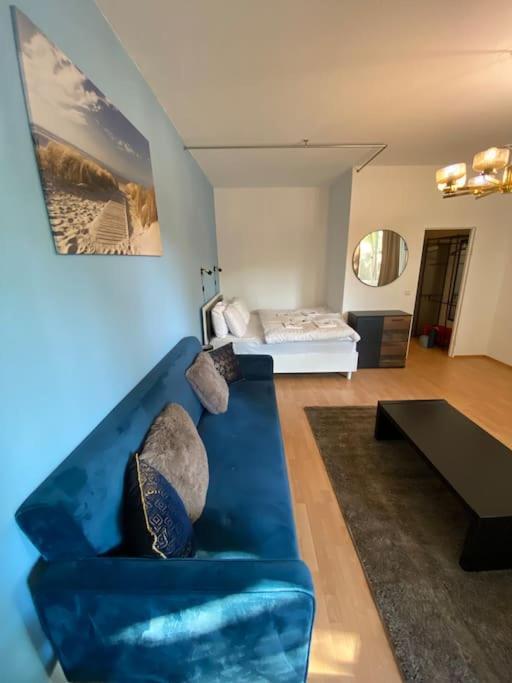 Apartment With Balcony Берлин Экстерьер фото